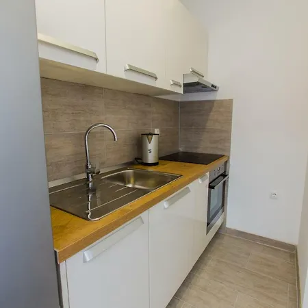 Putnik Apartment Dugi Rat Exterior photo